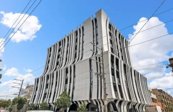 75548 194856 6ZI14IF2x1 ifstDAQzyTfdZWyrxKh7VfKqef30zLo 64ffd533c774c.jpg