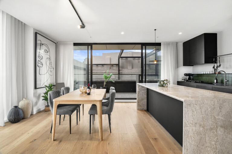 2 bed, 2 bath Apt, Brunswick